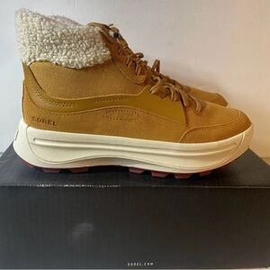 Sorel Women's Tan and Cream Winter Boots